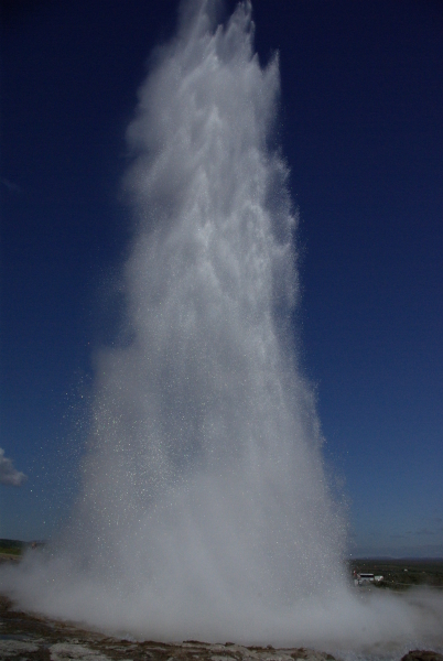 Le geyser Strokkur, Islande (juillet 2008)